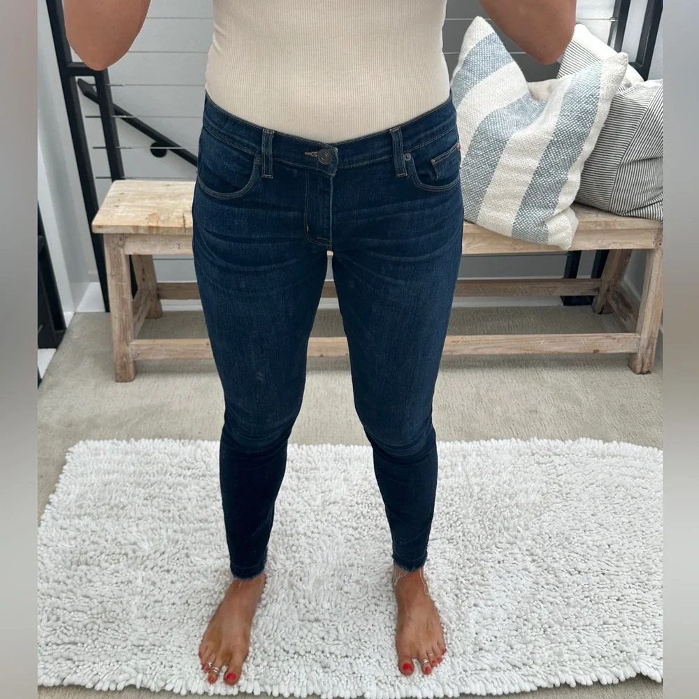 Hudson Natalie Mid Rise Skinny Jeans Dark Wash Frayed Hem | Size 27 - Picture 3 of 12